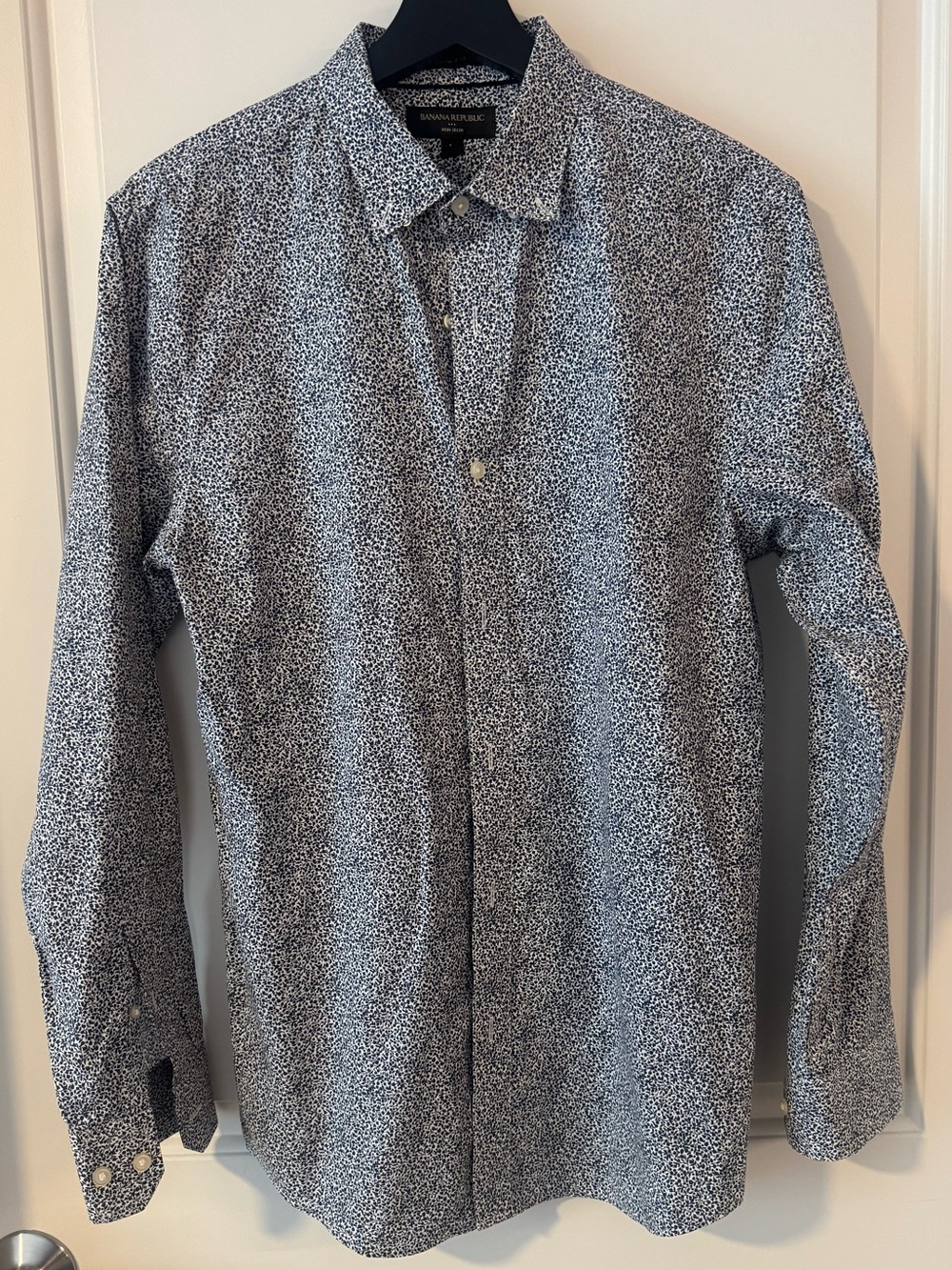 Banana Republic Long Sleeve - Slim Fit Men Size M